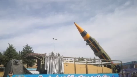 Tên lửa “hủy diệt nhất" của Iran được bắn vào Israel. Điều gì ở tên lửa này mạnh đến vậy?