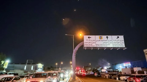 Đòn trả đũa đầu tiên: Iran tấn công căn cứ Mỹ sau loạt không kích