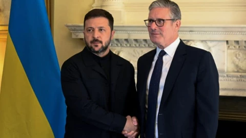 Zelensky bất ngờ tới Anh, ký thỏa thuận quốc phòng lớn