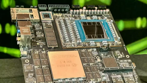 Vì sao Nvidia và hàng loạt Big Tech toàn cầu xếp hàng gõ cửa một nhà máy dệt ở Tokyo?