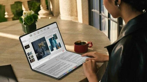 Lệnh trừng phạt của Mỹ thực sự hiệu quả? Câu trả lời nằm trong laptop màn hình gập mới của Huawei