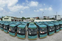 Hai ông lớn trúng thầu xe buýt tại TPHCM sắp đưa hàng trăm xe bus chạy điện vào hoạt động, lộ trình tiến đến 100% xe năng lượng xanh vào năm 2030