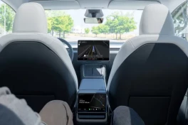 Taxi kiểu mới chính thức lăn bánh tại Mỹ chỉ với 110.000 VND, giấc mơ của Musk dần được hiện thực hoá