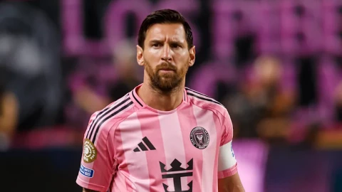 Cuộc chiến giữa Messi và đội bóng từng khiến anh khổ sở