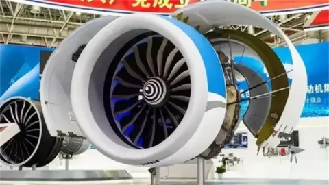 Bị Mỹ cấm chơi, Trung Quốc giờ sản xuất cả động cơ máy bay