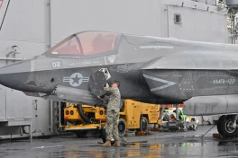 Cư dân mạng Trung ca ngợi tên lửa siêu thanh Trung Quốc "viên đạn ngàn dặm" khiến F-35 Mỹ trở nên lỗi thời