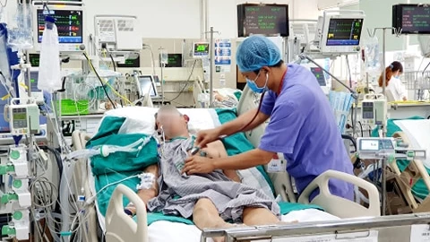 Hãy dùng kháng sinh đúng cách vì tương lai của chính chúng ta