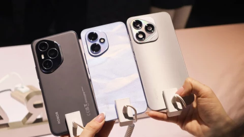 HONOR 400 Series ra mắt tại Việt Nam: tích hợp AI chuyển ảnh thành video, phát hiện Deepfake khi gọi video, giá từ 8,99 triệu đồng