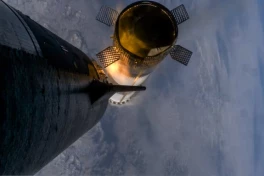 Elon Musk chia sẻ vì sao Starship sử dụng chất liệu thép không gỉ thay vì sợi các bon tiên tiến