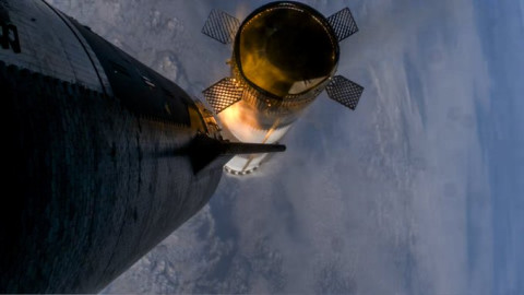 Elon Musk chia sẻ vì sao Starship sử dụng chất liệu thép không gỉ thay vì sợi các bon tiên tiến