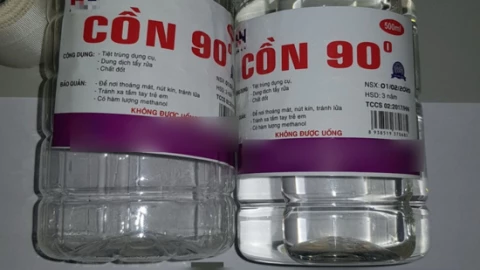 Ngộ độc methanol: Mù mắt, hoại tử não vĩnh viễn, tỉ lệ tử vong lên đến 50%