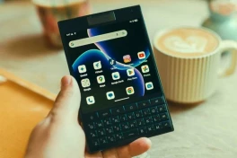 Xuất hiện Unihertz Titan 2: "Hậu duệ" BlackBerry với bàn phím vật lý, màn hình phụ độc đáo