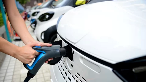 Trung Quốc đưa ra quy định mới khắt khe về pin EV, muốn thuyết phục những người còn hoài nghi
