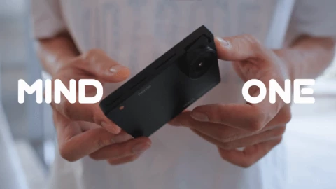Độc lạ iKKO Mind One: Điện thoại vuông như hộp phấn, camera lật, miễn phí Internet AI