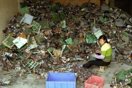 Bí mật thủ phủ tái chế vàng từ rác điện tử ở Trung Quốc