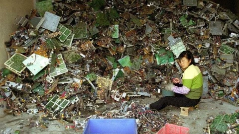 Bí mật thủ phủ tái chế vàng từ rác điện tử ở Trung Quốc