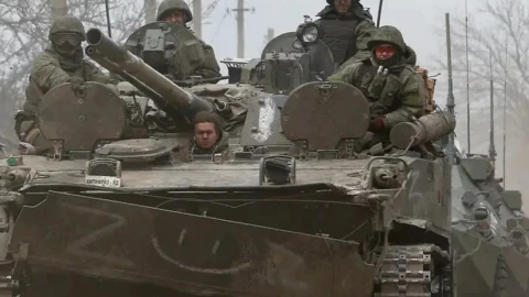 Ukraine kiệt sức, Nga thắng lớn ở Luhansk