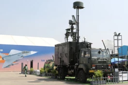 Ấn Độ đẩy mạnh mua sắm vũ khí khẩn cấp sau không chiến dữ dội với Pakistan