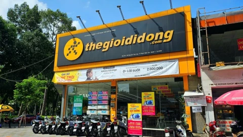 Giá điện thoại, tivi tại Thế Giới Di Động đồng loạt giảm sau 1 đêm
