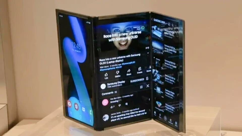 Rò rỉ mới nhất: Điện thoại gập ba của Samsung có thể có giá tới gần 80 triệu đồng