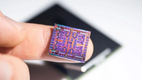 Samsung bất ngờ hoãn tiến trình 2nm, phải chăng đã "đầu hàng" TSMC?
