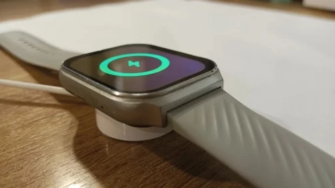 Đừng lo lắng khi sạc Apple Watch mãi không đầy