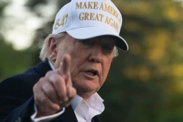 Tỷ lệ ủng hộ Trump lao dốc sau 100 ngày tái đắc cử: Người Mỹ lo ngại chi phí sinh hoạt, thuế quan mới