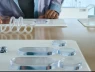 Apple lại thay đổi giao diện iOS 26: Hiệu ứng "Kính" Liquid Glass nay đã bớt "lỏng"
