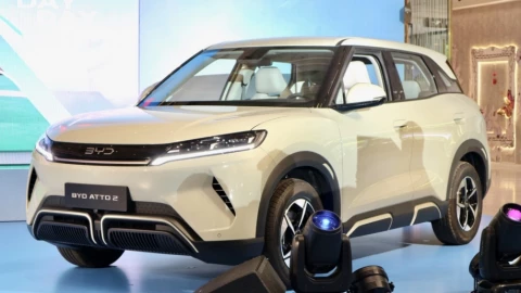 BYD Atto 2 "đổ bộ" Việt Nam: SUV điện hạng B phổ thông, sạc 1 lần 380km, giá 669 triệu đồng cạnh tranh Vinfast VF6