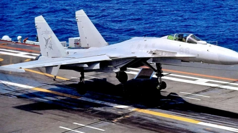 Máy phóng điện từ J-15T: Bước ngoặt sức mạnh của Hải quân Trung Quốc?