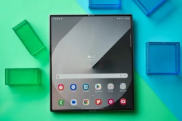 Miếng bánh rất nhỏ đang chờ đón những điện thoại gập mới của Samsung