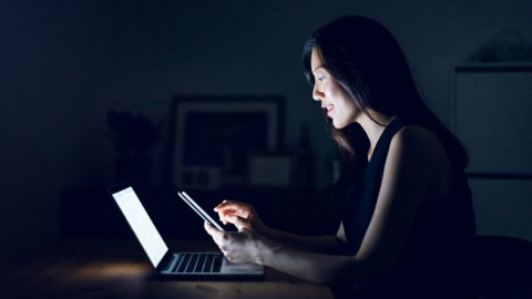 Thiết bị điện tử "tàn phá" giấc ngủ của con người