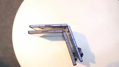 "Đọ dáng" Galaxy Z Fold 7 và Z Fold 6: Thêm một bước tiến hóa đáng nể của điện thoại gập mở