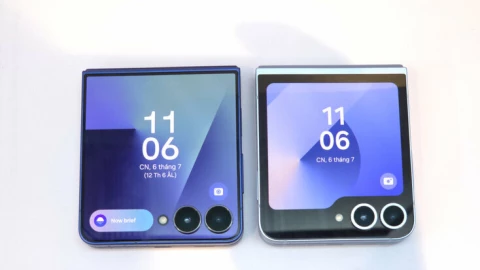 Đọ dáng Galaxy Z Flip 7 và Z Flip 6: Một năm chênh lệch, hai thế giới trải nghiệm