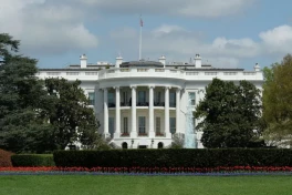 Ông Trump tuyên bố áp thuế bổ sung lên tới 50% cho 8 quốc gia, thặng dư thương mại vẫn bị đánh thuế như thường