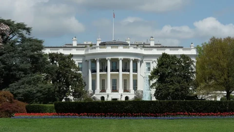 Ông Trump tuyên bố áp thuế bổ sung lên tới 50% cho 8 quốc gia, thặng dư thương mại vẫn bị đánh thuế như thường