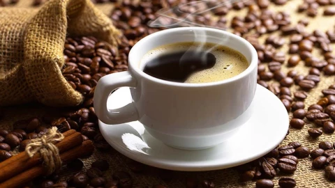 Đọc ngay bài viết này nếu bạn "nghiện" cà phê! Dân văn phòng càng cần phải lưu ý!