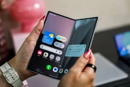 Điện thoại gập Samsung mỏng hơn, thông minh hơn và tham vọng vượt mặt Apple