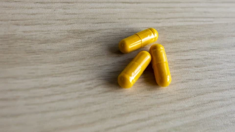 Người phụ nữ uống nghệ liều gấp 10 lần, nhập viện vì tổn thương gan