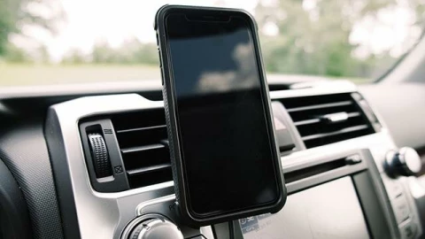 Cảnh báo thói quen nguy hiểm trong mùa hè có thể "giết chết" điện thoại của bạn