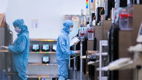 Trên con đường tự chủ công nghệ bán dẫn, Trung Quốc bỏ lại phía sau hàng loạt nhà máy "vật vờ" như zombie