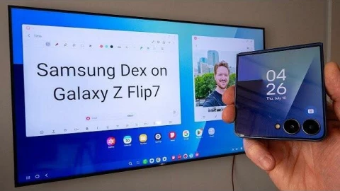 Galaxy Z Flip7 lần đầu có Samsung DeX: Một tính năng "thừa" hay chiến lược dài hạn?