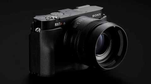 Sau 10 năm, Sony vừa hồi sinh dòng máy ảnh Full-Frame bỏ túi RX1R III nhưng cái giá không dành cho "dân thường"