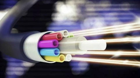 Việt Nam sắp có thêm tuyến cáp quang đất liền dung lượng tới 2 Tbps đi qua 3 nước