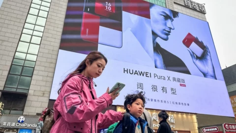 Huawei trở lại vị trí dẫn đầu thị trường smartphone Trung Quốc sau 4 năm