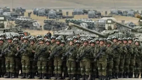Chiến lược thực sự của Putin khi giữ lại quân chính quy và sử dụng lính đánh thuê là gì?
