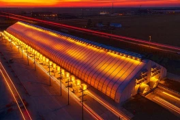 Meta huấn luyện AI trong… lều: Trò đùa hay chiến lược tỷ đô?