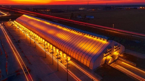 Meta huấn luyện AI trong… lều: Trò đùa hay chiến lược tỷ đô?