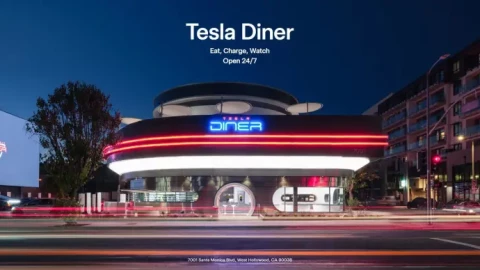 Chớp thời cơ nhanh như Elon Musk, ra mắt nhà hàng ngay tại trạm sạc xe điện có cả robot phục vụ tận răng