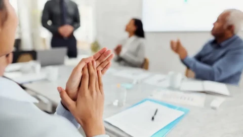 AI nịnh bợ đang “dắt mũi” bạn thế nào?